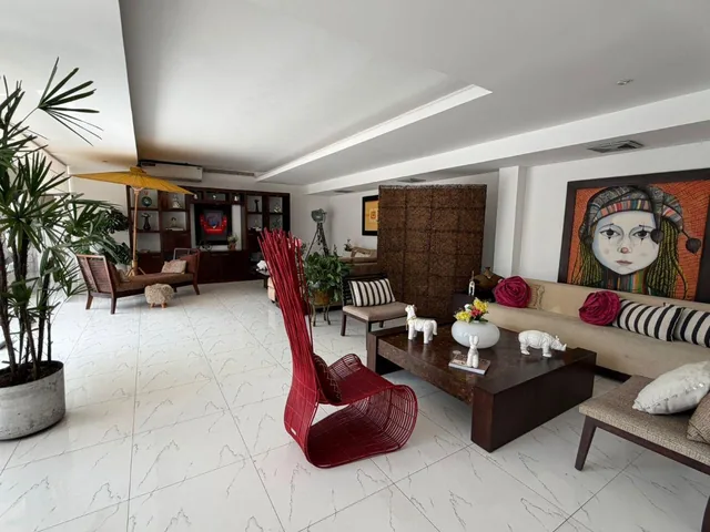 Casa de 892 m² con 5 Dorm. en Venta en Los Ceibos, Colinas de Los Ceibos, Guayas — imagen 4