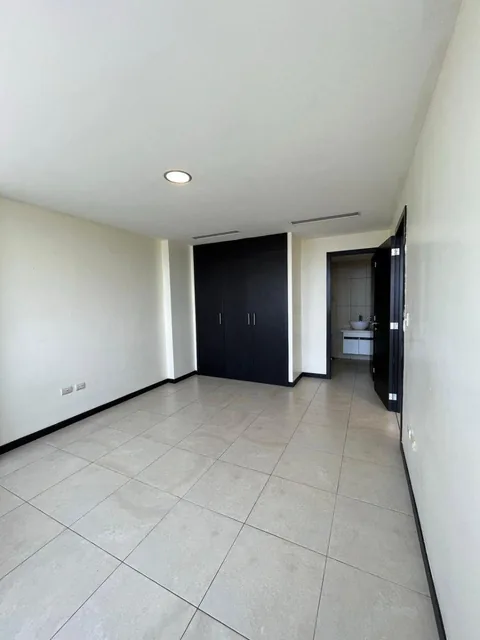 Vendo Departamento en Puerto Santa Ana, Parqueo, Bellini, Guayas — imagen 5