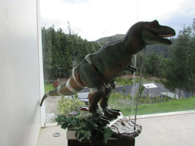 Amplia Propiedad Majestuosa en Exclusiva Urbanización en Tarqui, Azuay — imagen 2