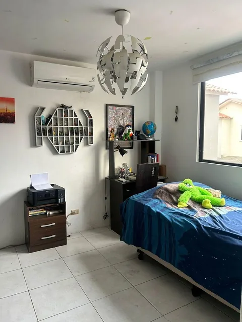 De Oportunidad Casa en Venta - Ciudad Celeste, Guayas — imagen 5