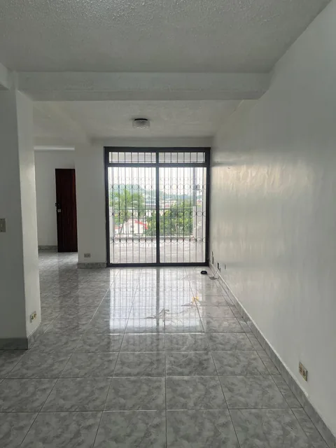 Vendo en Lomas de Urdesa, Lindo Departamento con Vista a Guayaquil, Guayas — imagen 3