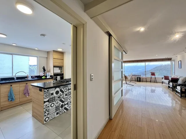 Departamento de Venta Semi Remodelado con Vista a Guápulo Sobre Gonzalez Suarez — imagen 3