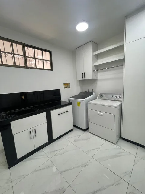 6836. Urb. La Cumbre - Ceibos, Alquilo o Vendo Departamento 3 Dorm $1600/$280.000, Guayas — imagen 4