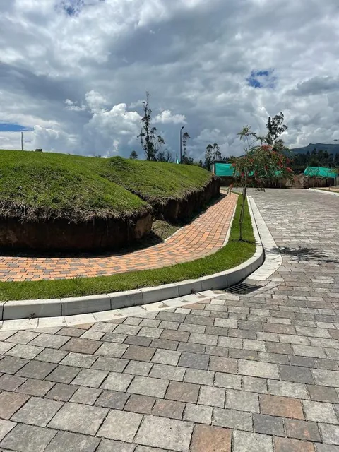Hermoso Terreno en Exclusiva Urbanización en Tumbaco. Pr — imagen 2