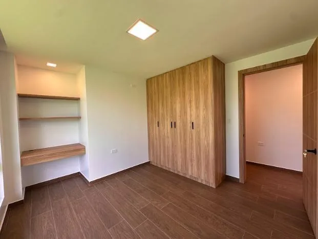 Departamento en Venta por Estrenar Dentro de Urbanización Sector Lumbisi — imagen 2