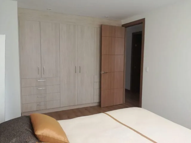 Venta Departamento con Balcon 3 Habitaciones en Urbanizacion El Condado — imagen 4