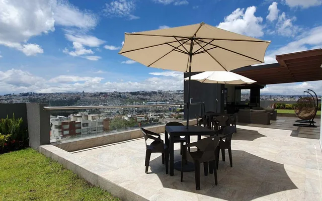 Venta Departamento con Balcon 3 Habitaciones en Urbanizacion El Condado — imagen 2