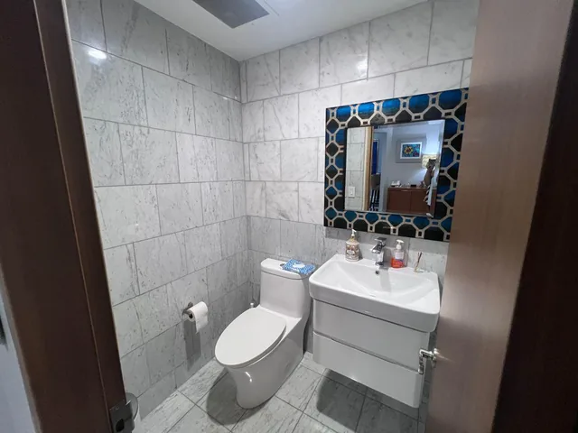 Departamento de 100 m² en Venta en El Hilton Colon Torre 2, Guayas — imagen 2