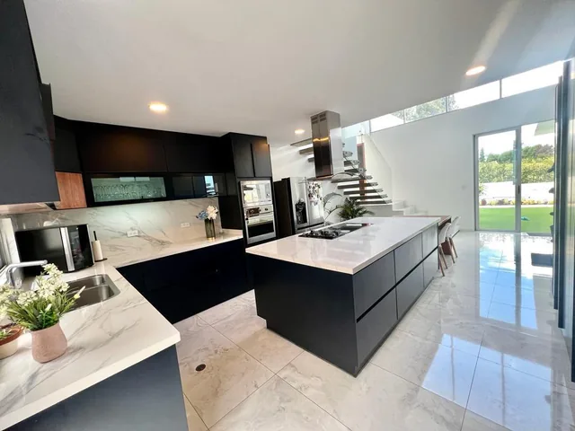 Mv - Valle de Los Chillos - Cashapamba, en Venta Casa de Lujo 3d 439 m² en Urbanizacion Privada — imagen 2