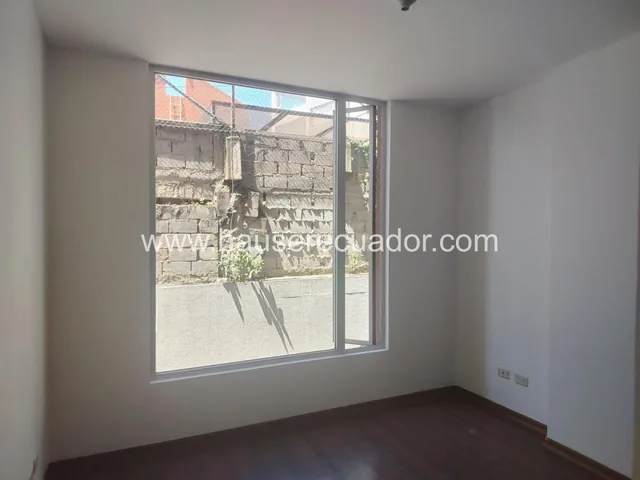 Departamento en Venta I 3 Dorm. I El Condado I en Urbanización a 5 Minutos del Condado Shopping. Provincia de Pichincha — imagen 2