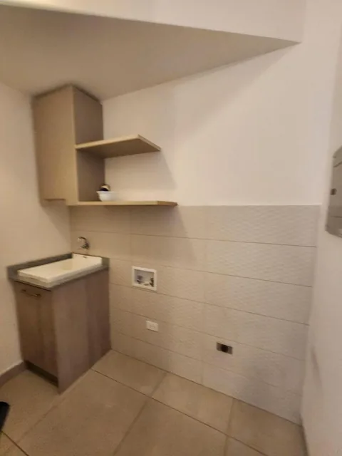 Venta Departamento La Carolina Dos Dorm. Dos Parqueaderos y Bodega 130 m Totales — imagen 2