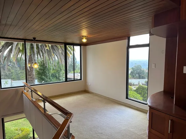Casa de Venta en Quito, Sector de Cumbaya — imagen 2