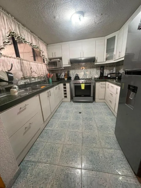 Casa en Venta 3 Dorm., Garage: Calderon — imagen 5