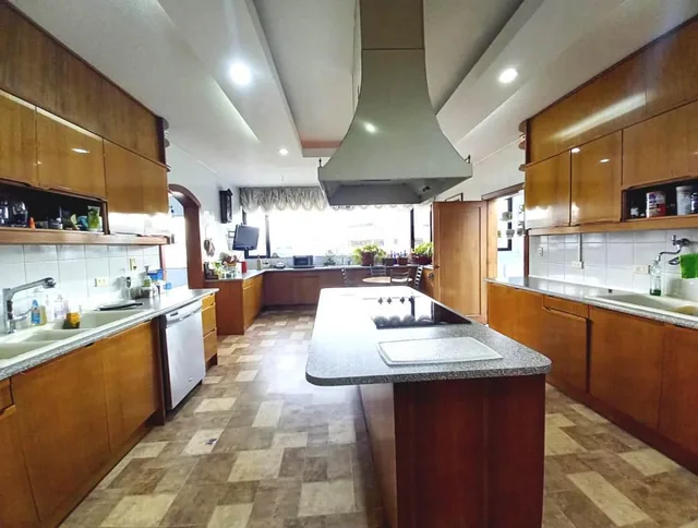 Pent - House en Venta 591 m² en Quito Tenis Bajo — imagen 2