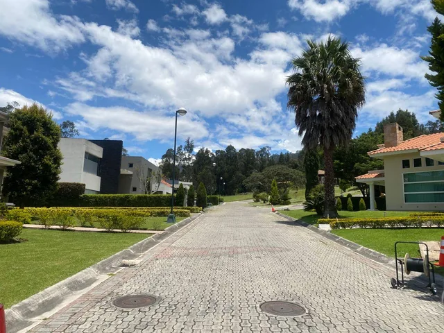 Terreno Urbanización Cumbaya. 1.324 m². Planos. Urbanización Privada Oportunidad de Descuento — imagen 5