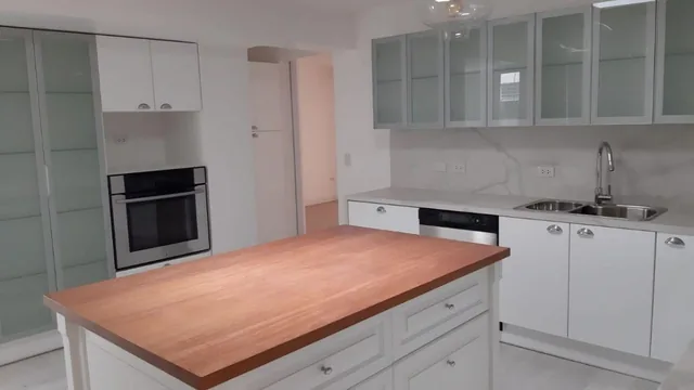 De Venta Hermoso Departamento Remodelado 100% en Sector Gonzalez Suarez — imagen 5