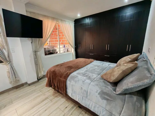 Exclusiva Casa en Venta, Calderon, Sector San Jose de Moran, Norte de Quito — imagen 3