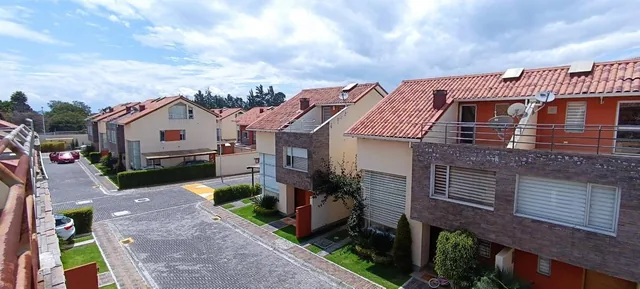 Venta Casa con 4 Recámaras de 297 m² en Lumbisi — imagen 2