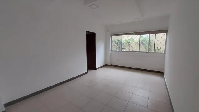 Venta Departamento Planta Baja Tres Dorm. y Piscina, Guayas — imagen 4