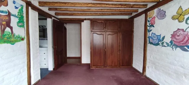 Venta de Hermosa Casa Independiente con Terreno Campestre, Valle de Los Chillos — imagen 4