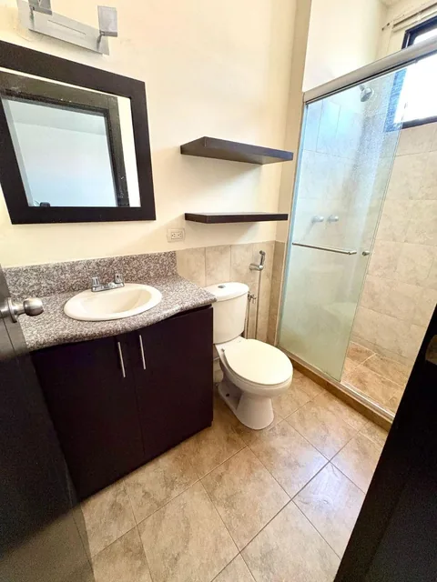 Samborondón, Primeros Kms. Vendo Departamento Segundo Piso Alto, 3 Habitaciones, Guayas — imagen 3