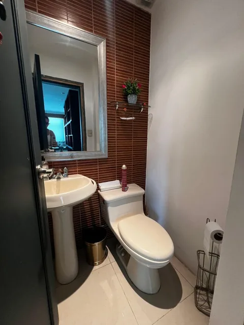 En Venta Dpto Planta Baja con Patio, en Urb. Cerrada, Km.2.5, Sector Uees - Samborondom, 121 m², Guayas — imagen 5