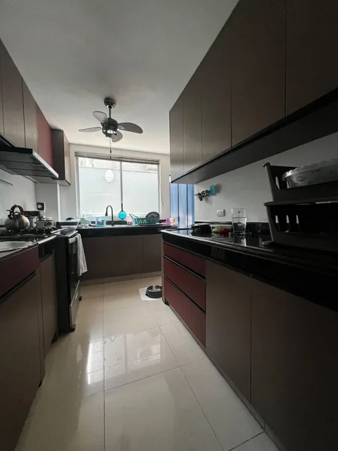 En Venta Dpto Planta Baja con Patio, en Urb. Cerrada, Km.2.5, Sector Uees - Samborondom, 121 m², Guayas — imagen 4