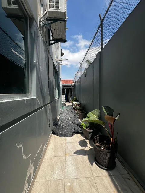 En Venta Dpto Planta Baja con Patio, en Urb. Cerrada, Km.2.5, Sector Uees - Samborondom, 121 m², Guayas — imagen 2