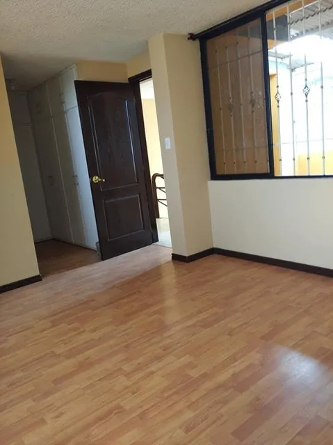 En Venta Linda y Amplia Casa, Sector Pomasqui — imagen 5