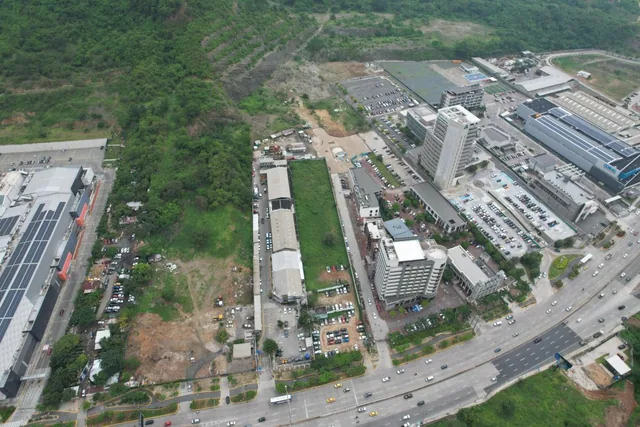En Venta Terreno Comercial en Av del Bombero - Guayaquil - Mae. Recalde, Guayas — imagen 2