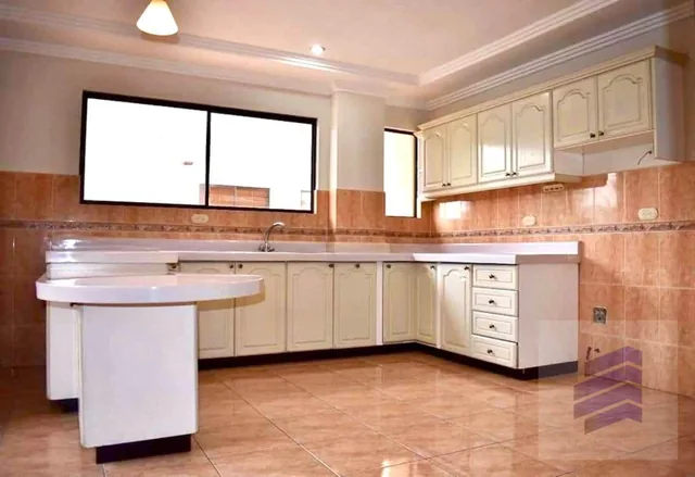 De Oportunidad Hermoso Departamento Dúplex en Venta | Av Loja y Remigio Crespo – Cuenca, Azuay — imagen 5