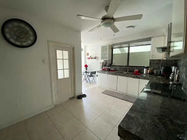 Vendo Casa con Piscina Km.7 Via a Samborondón, Guayas — imagen 3