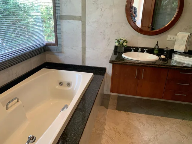 Vendo Casa Amoblada Cumbayá 1*150.000 Dólares, Mm — imagen 5