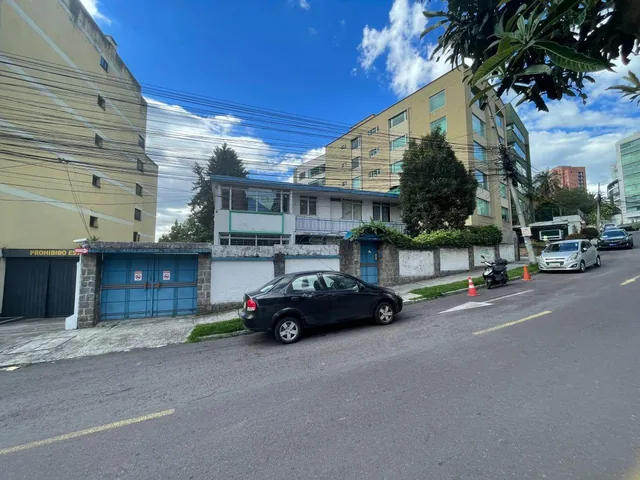 Terreno Calle Sam Ignacio con Casa Antigua — imagen 2