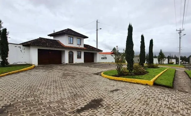 En Venta Terreno Esquinero 928 Mtrs, Dentro Urbanizacion: Piscina, Lagos, Seguridad. Tabacundo $39.80 — imagen 2
