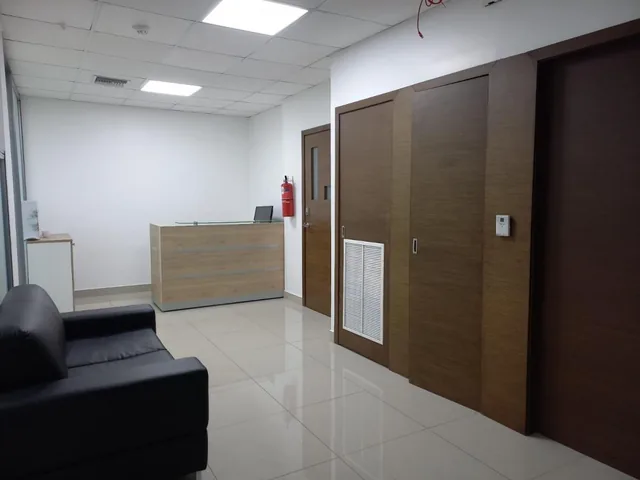 Oficina Esquinera de Venta en El Edificio River Plaza, Terraza y Parqueo, Guayas — imagen 5