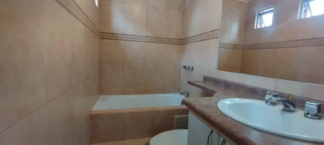 Linda Casa en Venta 184 m² en Excelente Estado 4 Dorm. Amagasí Conjunto Privado. Remodelada — imagen 3