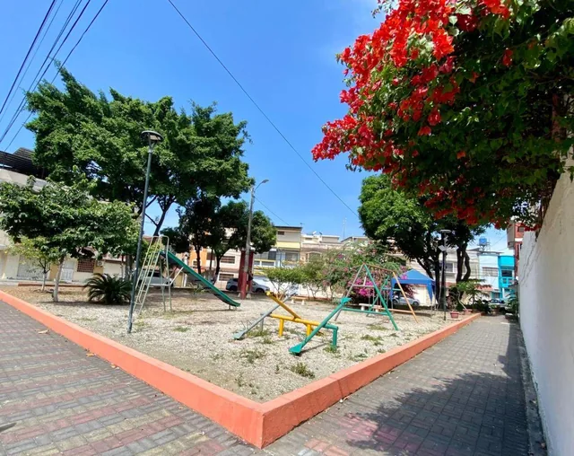 Terreno Residencial de 120 m² en Venta en El Norte de Guayaquil, Guayas — imagen 4