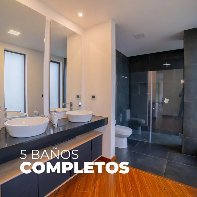 Casa de Lujo en Venta, Tarqui - Cuenca, Azuay — imagen 4