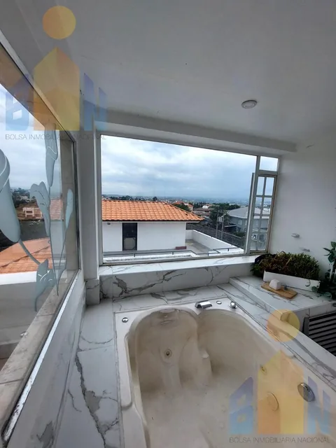 Vendo Casa Urb. Colegio Aleman 2 Departamentos Cumbaya — imagen 3