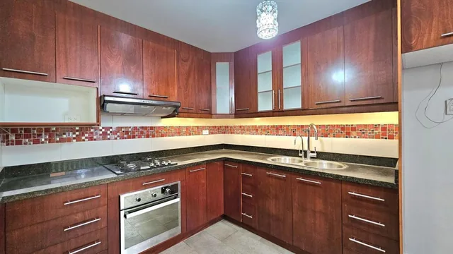 Vendo Casa de Dos Plantas en El Pinar Alto Dentro de Urbanización y con Seguridad de Primera — imagen 4