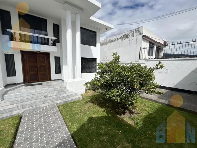 Casa Comercial en Venta (Av Real Audiencia - Norte de Quito) — imagen 5