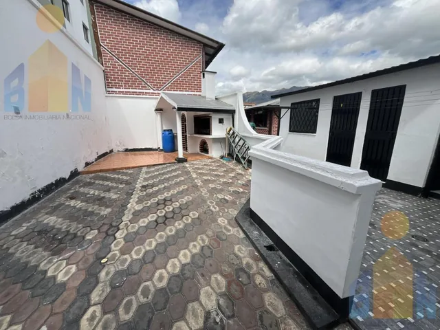 Casa Comercial en Venta (Av Real Audiencia - Norte de Quito) — imagen 2