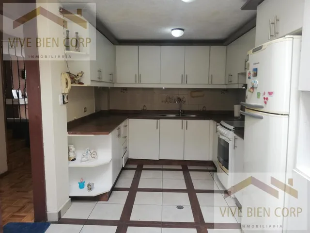 Venta Casa Independiente 3 Pisos - Av Machala — imagen 2