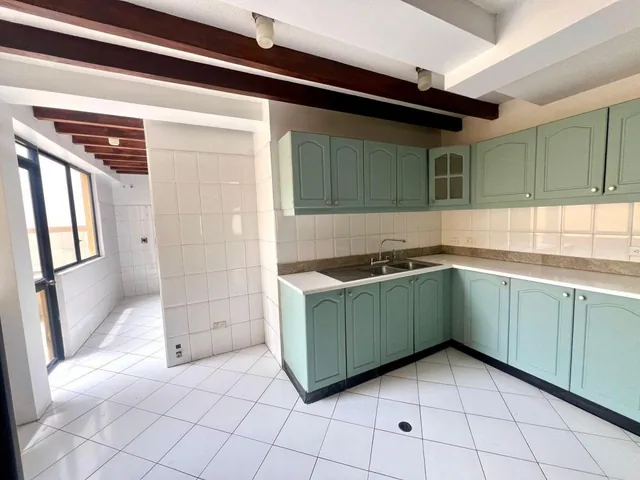 Mv - Sector Cumbayá, Casa en Venta y Renta de Oportunidad de 210 m² en Conjunto Privado — imagen 5