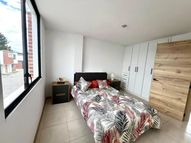 Mv - Sector Puembo, en Venta Hermosa Casa Vip de Dos Pisos a Estrenar 3d 105 m² — imagen 2
