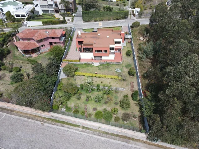 Exclusiva Propiedad en Nayón: 1,279 m² de Naturaleza con Potencial Constructivo — imagen 2