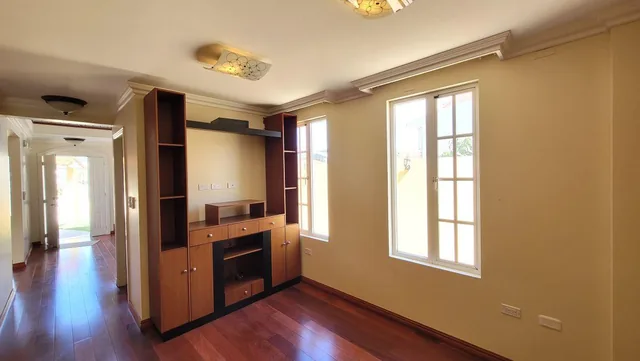 Casa de Venta en Urbanización, Los Chillos, Taboada, 4 Dorm. — imagen 2
