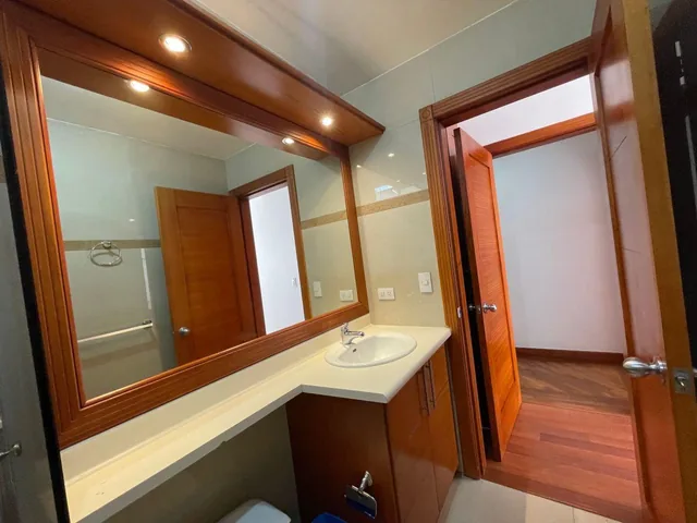 En Venta Hermoso Departamento Ubicado en El Quito Tenis — imagen 2