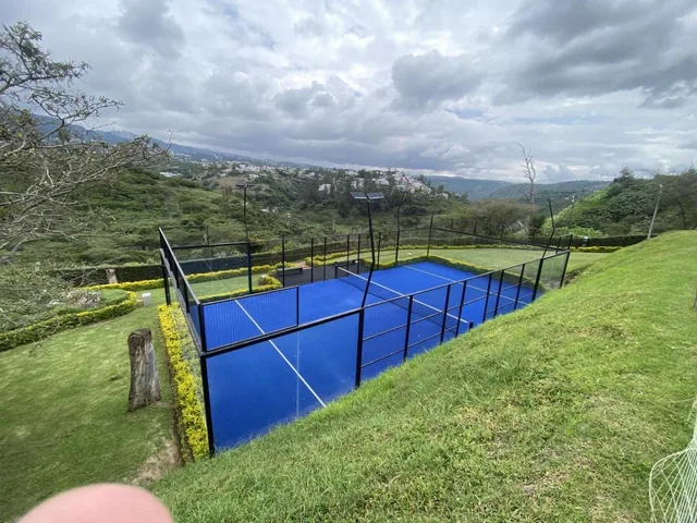 Terreno de Venta en Urbanización Cerrada y Exclusiva en Cumbayá. La Quinta — imagen 3